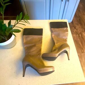 NWOT women’s heeled knee, high leather boots by Marc fisher